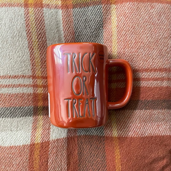 2/$25 Rae Dunn Trick or Treat Mug - Picture 1 of 2